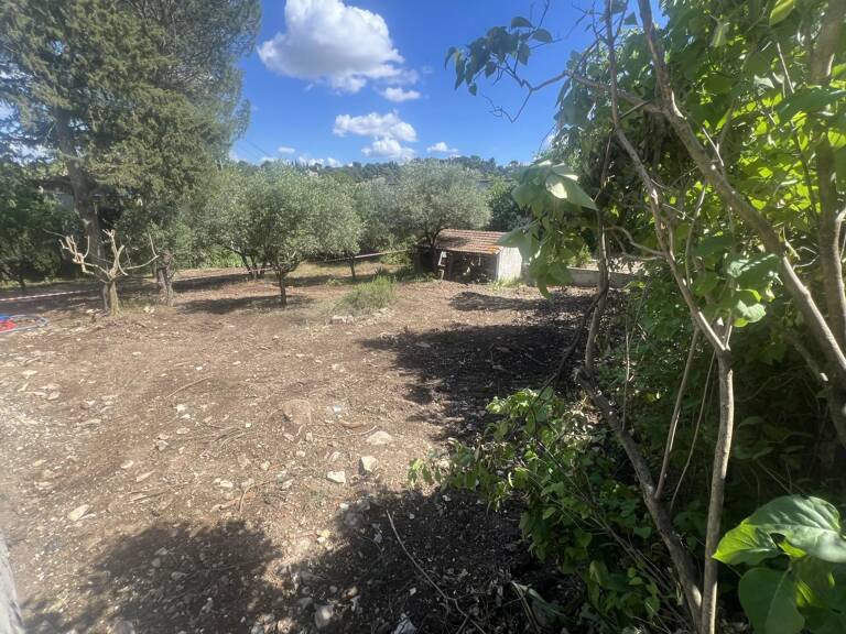 Nîmes, quartier route d'Uzès, terrain 375m² constructible viabilisé,40% d'emprise au sol — photo 1
