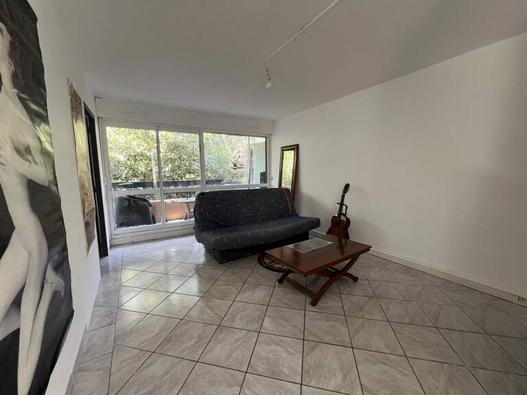 Nîmes, Courbessac, T3, 46m², 1er avec ascenseur, balcon — photo 1