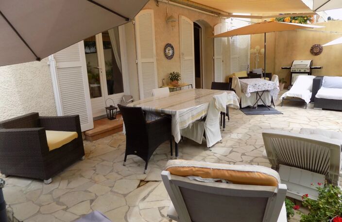 Montpellier centre, quartier Richter/Hotel de région, villa 195m², 4 chs + 1 bureau sur parcelle 448m² — photo 2