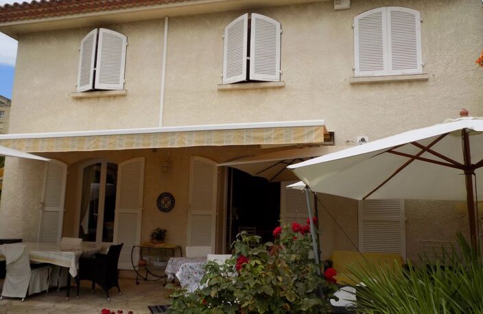 Montpellier centre, quartier Richter/Hotel de région, villa 195m², 4 chs + 1 bureau sur parcelle 448m² — photo 4