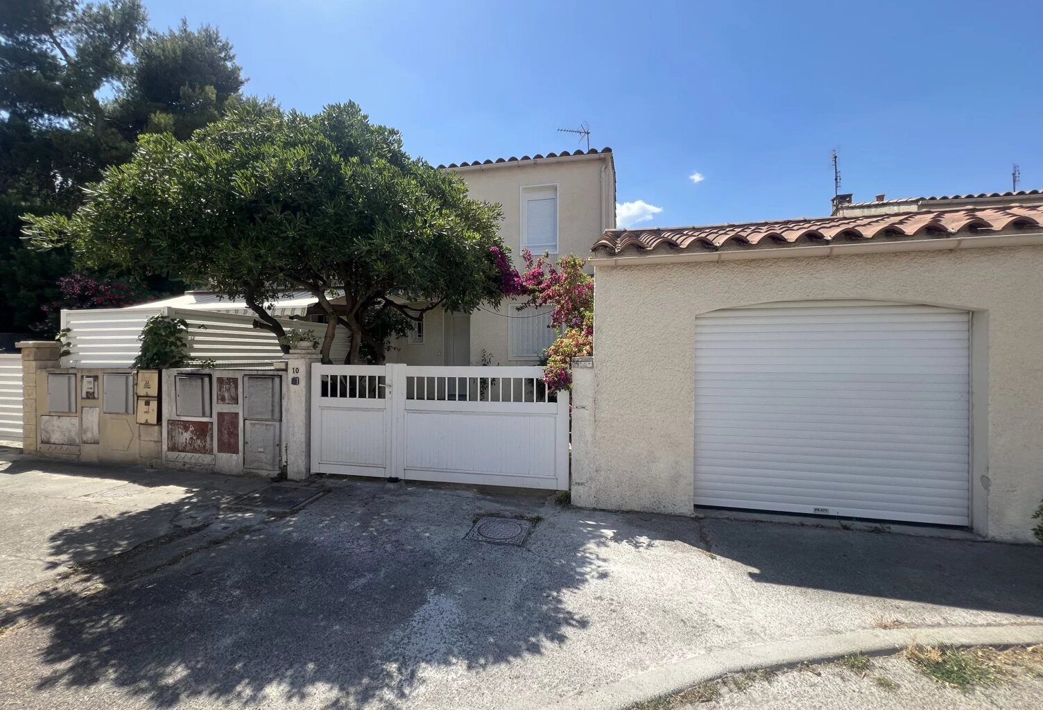 Nîmes, quartier Mas Verdier, villa rénovée 75m² sur 256m², 3chs et garage — photo 1