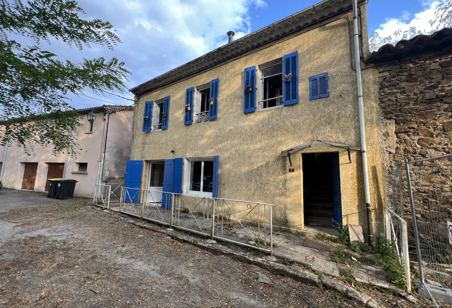 Maison de village, Sainte-Cécile d'Andorge, 90m², 2 chambres, terrasse 8m² sur impasse — photo 1