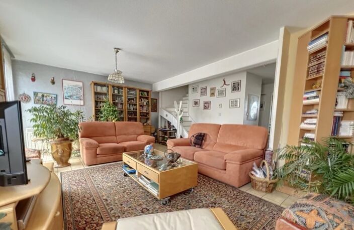 Nîmes centre, secteur bas Jean Jaurès, appartement duplex, 3 chs, 4ème/5 av. asc., terrasse & parking — photo 2