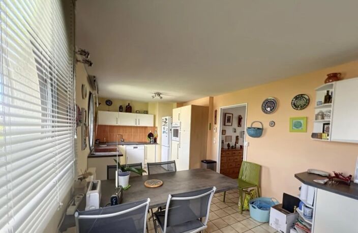 Nîmes centre, secteur bas Jean Jaurès, appartement duplex, 3 chs, 4ème/5 av. asc., terrasse & parking — photo 3