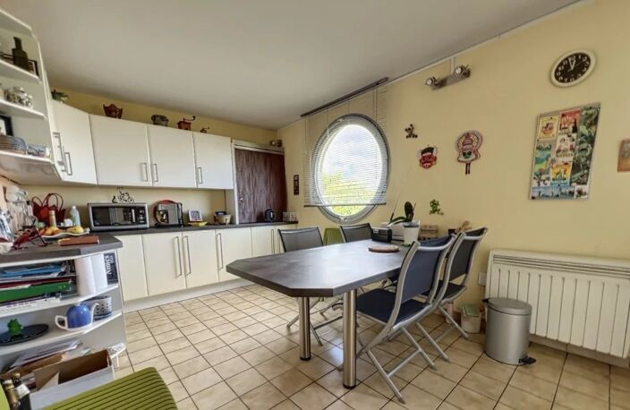 Nîmes centre, secteur bas Jean Jaurès, appartement duplex, 3 chs, 4ème/5 av. asc., terrasse & parking — photo 5