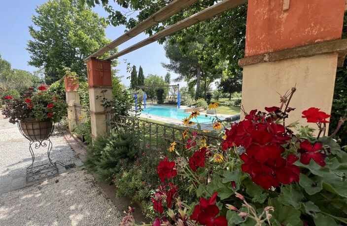 Cailar, Mas 380m² plus 120m² de combles à aménager, 6chs sur parcelle 8000m² avec piscine — photo 5