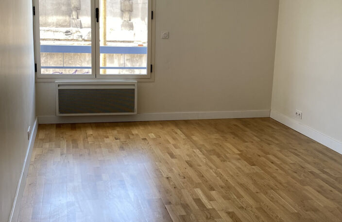 Appartement T2  - Rue Peyronnet - BORDEAUX — photo 2