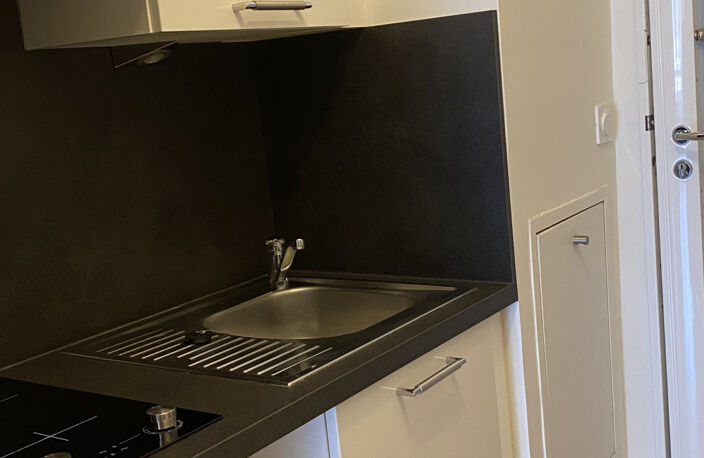 Appartement T2  - Rue Peyronnet - BORDEAUX — photo 3
