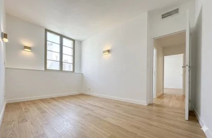 Nîmes centre-ville, quartier Carnot, appartement duplex 167m²,4 chs, terrasse 32m², ascenseur, parking en sus — photo 3