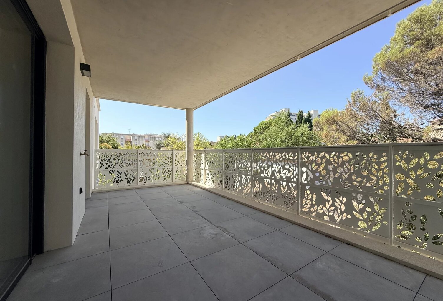 Nîmes, quartier Jean Jaurès, appartement, 65m2, 2chs, terrasse 17m2, ascenseur, parking — photo 1