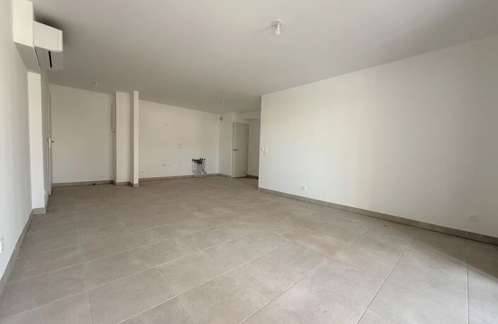 Nîmes, quartier Jean Jaurès, appartement, 65m2, 2chs, terrasse 17m2, ascenseur, parking — photo 5