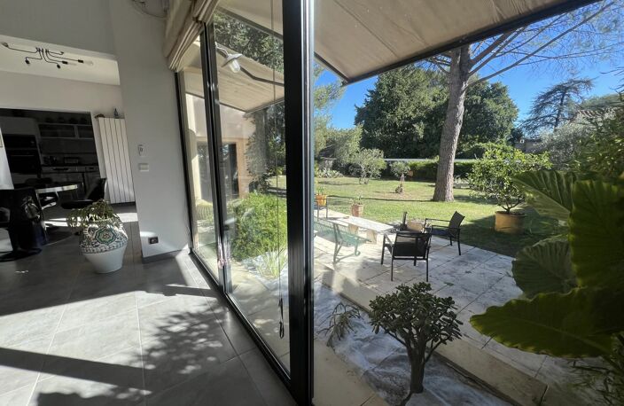 Nîmes, quartier Planette, villa 200m² sur 1500m², 4 chambres, garage, abri-voiture — photo 5