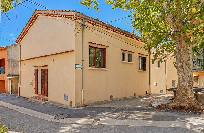 Maison T4 + Garages + Extérieur — photo 3