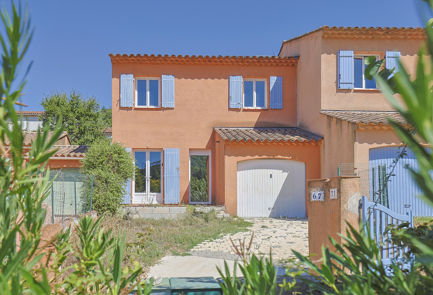 Villa T4 de 99m2 habitables avec garage sur 299m2 de terrain. — photo 1