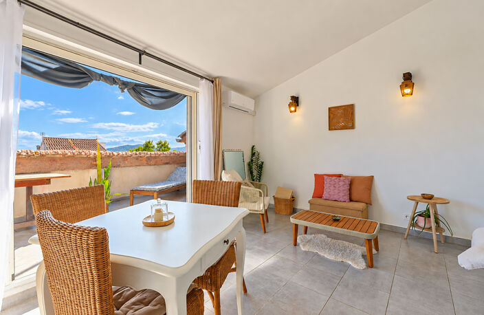 Appartement T2 de 32,78m2 loi carrez entièrement rénové avec terrasse tropézienne ! — photo 2