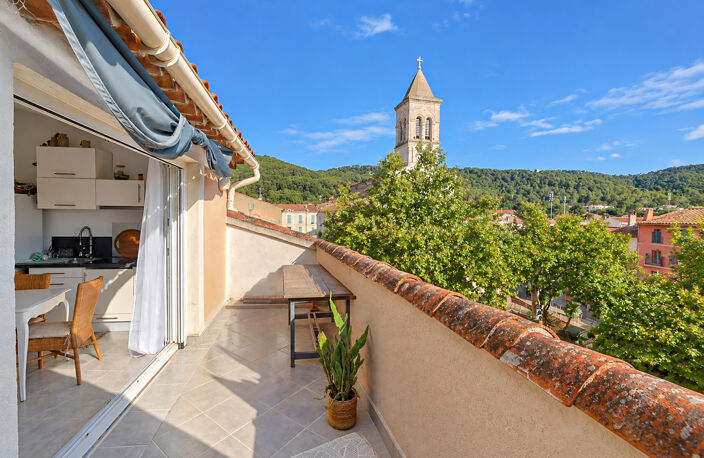Appartement T2 de 32,78m2 loi carrez entièrement rénové avec terrasse tropézienne ! — photo 4