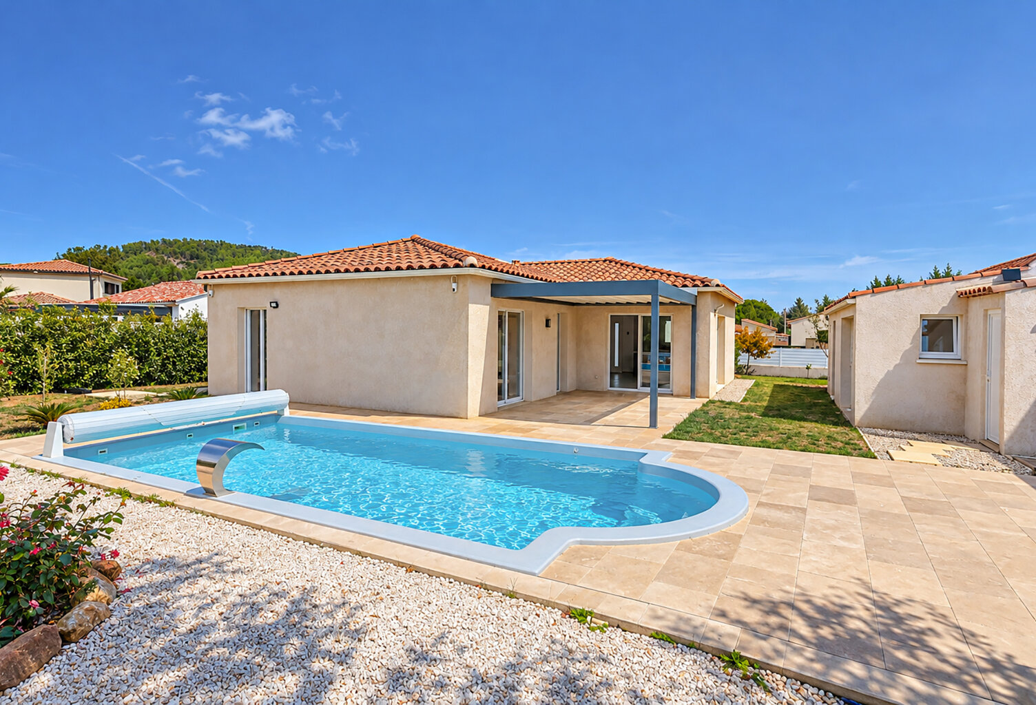 Villa T4 de 2022 avec garage, piscine et jardin — photo 1