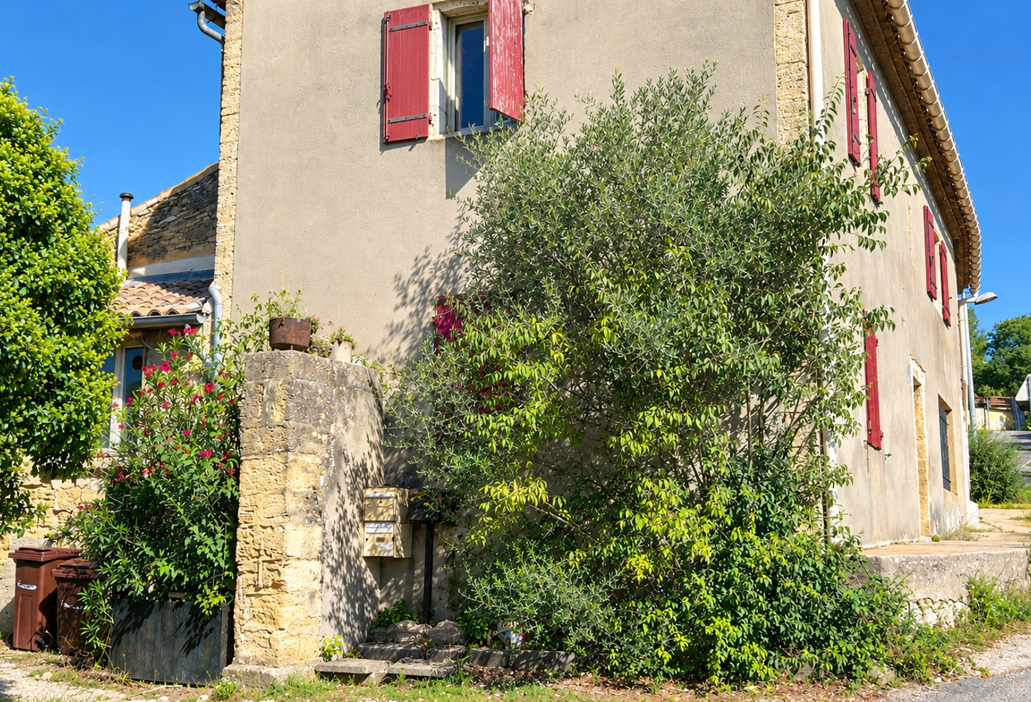 Appartement à rénover dans petite copropriété — photo 1
