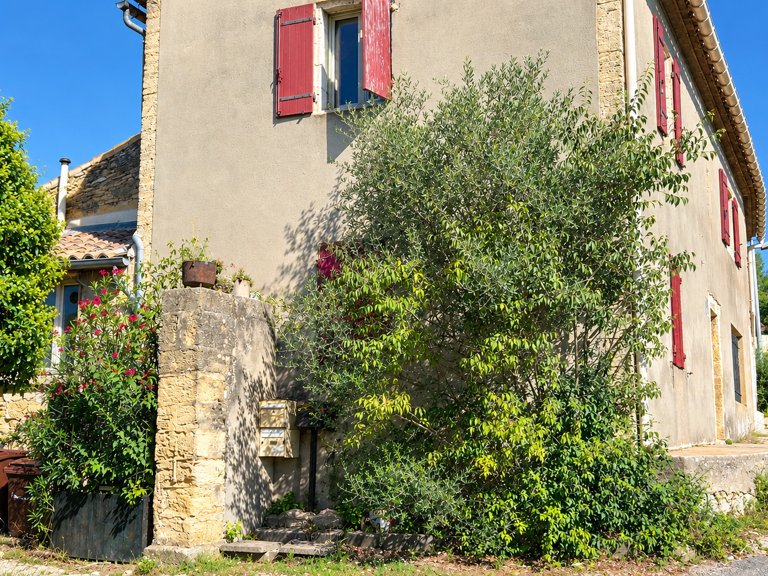 Appartement à rénover dans petite copropriété — photo 1