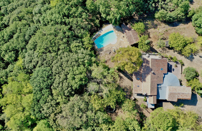 Cévennes : Propriété unique avec piscine, Mazet et terrain attenant de plus de 9000 m2 — photo 2
