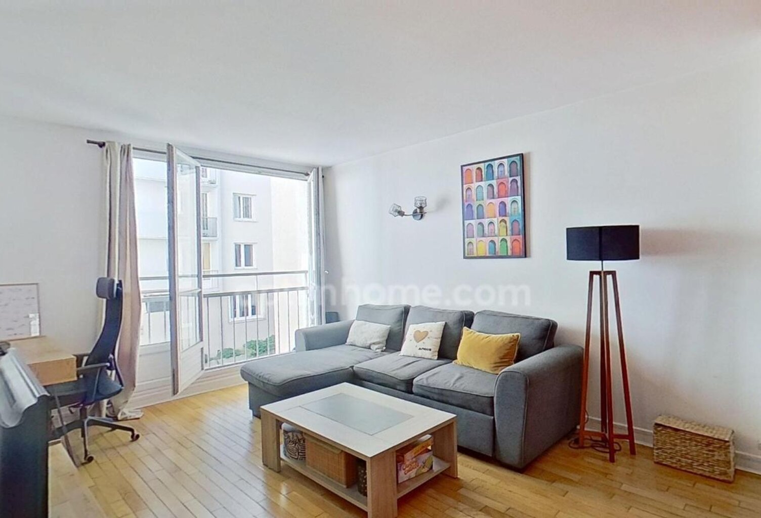 PARIS 15e – CONVENTION – Appartement de 3 pièces dans une résidence soignée avec gardien – 54m² plus une cave — photo 1