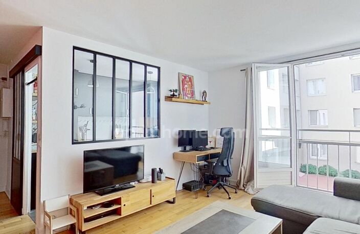 PARIS 15e – CONVENTION – Appartement de 3 pièces dans une résidence soignée avec gardien – 54m² plus une cave — photo 2