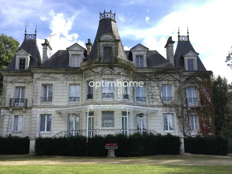 Manoir du XIXème siècle avec ses dépendances à environ 18 kilomètres de Forges-les-Eaux — photo 1
