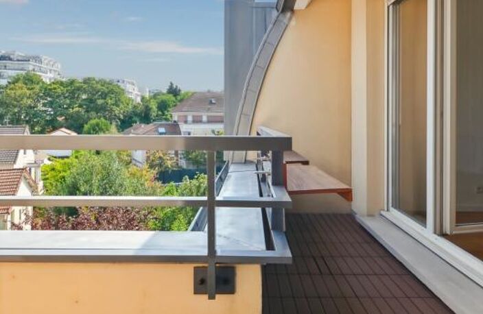 CHATILLON T6 ANDRE MALRAUX - 7 MIN METRO L13 - 4P DERNIER ETAGE - CALME - VUE DEGAGEE - 79,40 M² CARREZ - 82,3 M² AU SOL - 5 MIN CENTRE VILLE - RESIDENCE DE STANDING - ASCENSEUR - CAVE- DOUBLE PARKING — photo 4