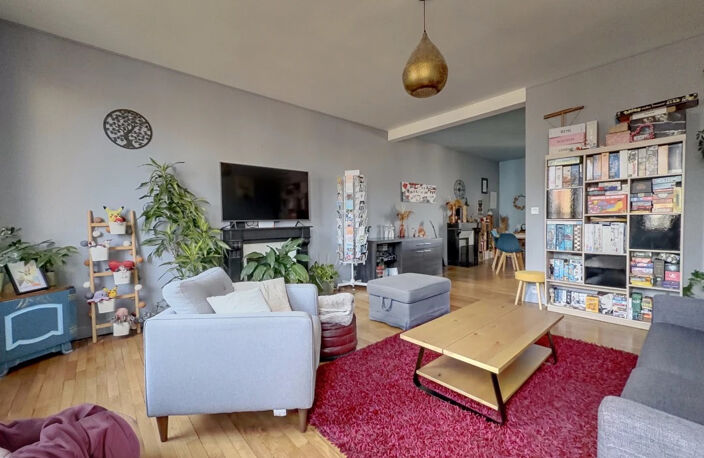 Reims, secteur St Thomas, bel appartement ancien, 2 chambres et très belle pièce de vie. — photo 5