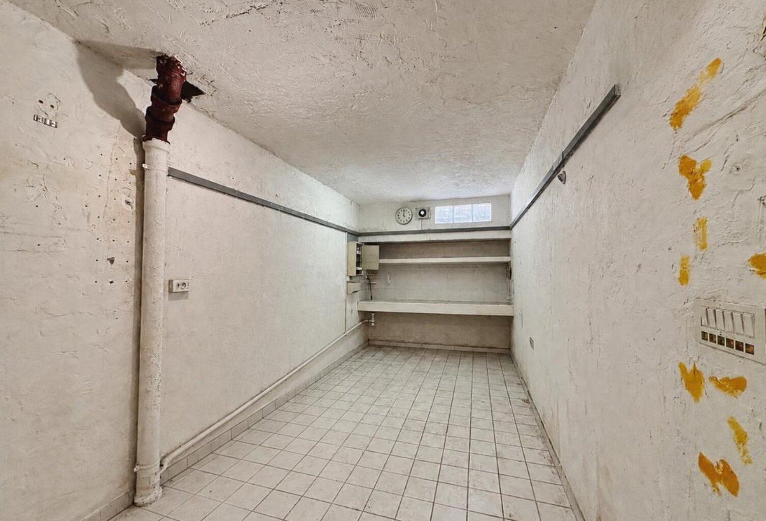 Garage 15 m² à vendre. CANNES, croix des gardes (06). 35 000 € — photo 1