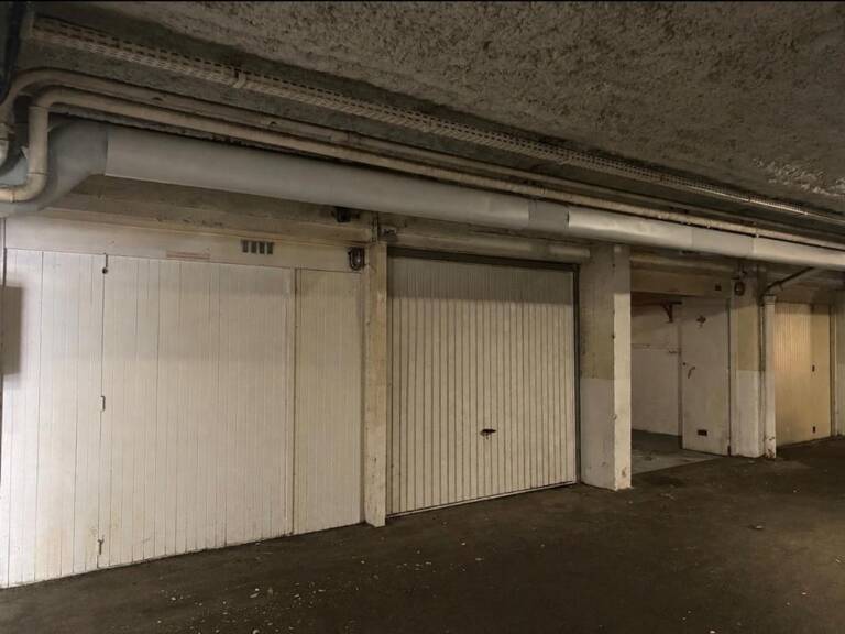 Garage 15 m² à vendre. CANNES, croix des gardes (06). 35 000 € — photo 1