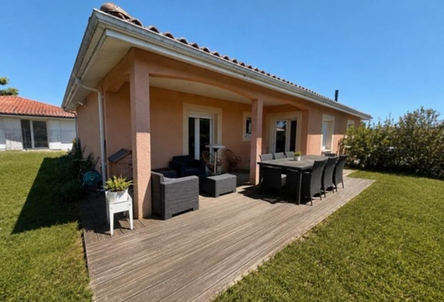 PLAIN-PIED – Maison de 92 m² avec 3 chambres et jardin à Saint-Laurent-Médoc — photo 1