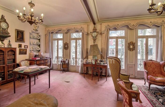 Appartement 4 pièces à vendre à PARIS 7EME ARRONDISSEMENT (75) — photo 3