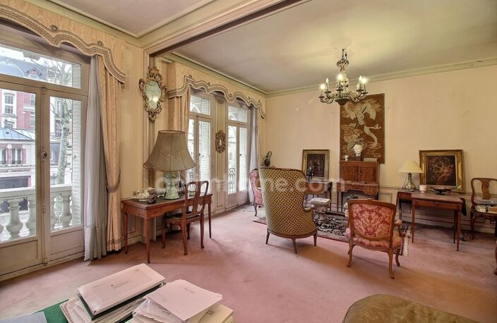 Appartement 4 pièces à vendre à PARIS 7EME ARRONDISSEMENT (75) — photo 4