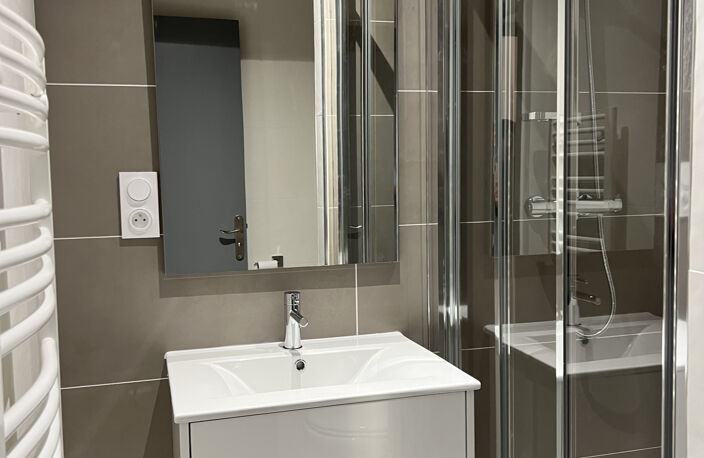 Bel Appartement T3 à Saint-Uze — photo 3