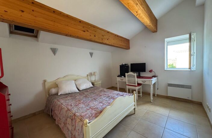 DUPLEX À LOUER - T2 meublé avec parking - SAINT MARTIN DE CRAU — photo 4