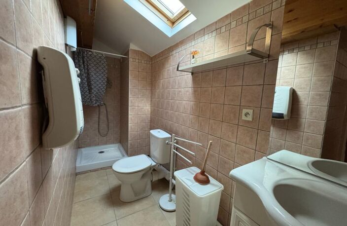 DUPLEX À LOUER - T2 meublé avec parking - SAINT MARTIN DE CRAU — photo 5