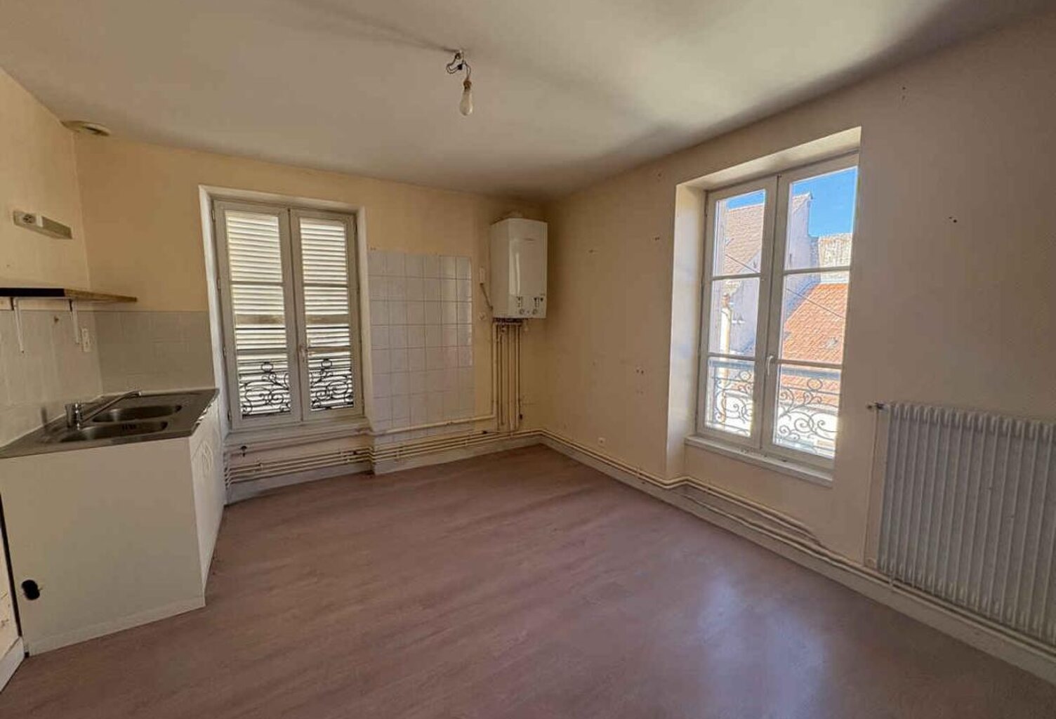 APPARTEMENT 4 PIÈCES – 100 M² À AUXONNE — photo 1