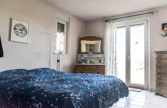 Jolie maison avec grand terrain — photo 4