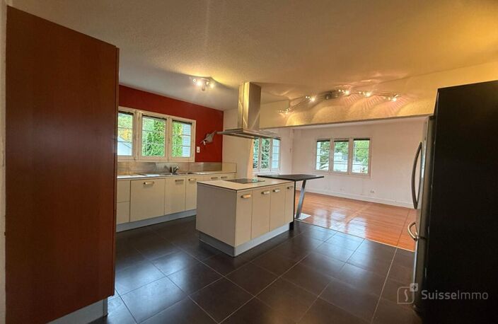 Maison Oyonnax 6 pièce(s) 158 m2 — photo 3