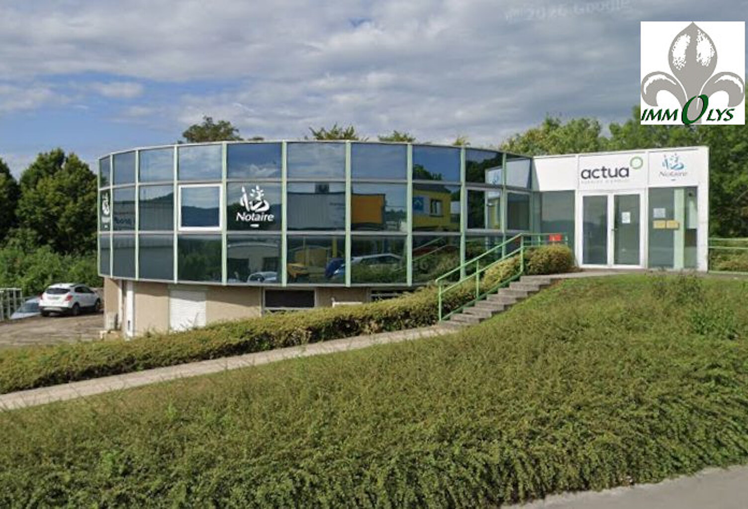 LOCAL COMMERCIAL DE 76,60 m² AVEC 3 PLACES DE PARKING — photo 1