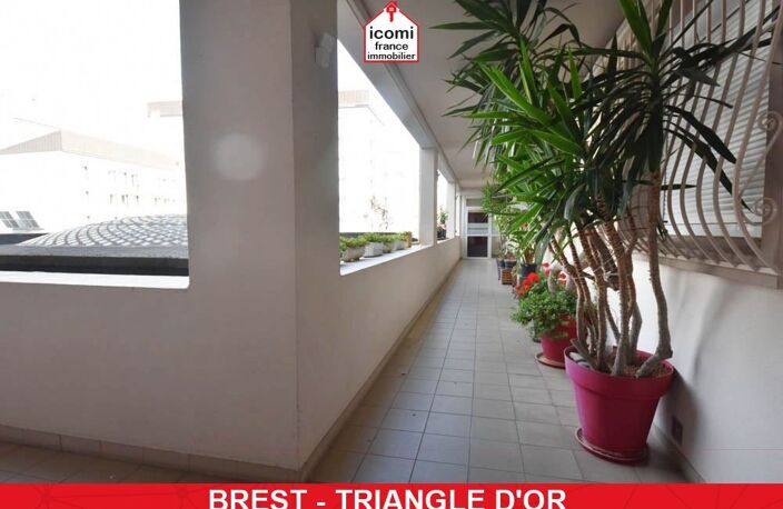FINISTERE - Brest (29200) - A VENDRE - APPARTEMENT DUPLEX DE 110 M²- 3 CHAMBRES - CAVE - ASCENSEUR - DALLE BETON - CHAUFFAGE INDIVIDUEL — photo 2