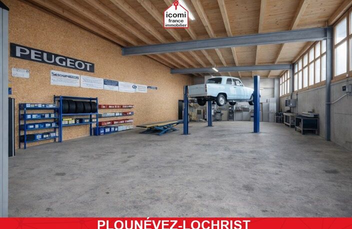 FINISTERE - Plounévez-Lochrist (29430) -  VENDRE - LOCAL DE 370 M2 AVEC BUREAU ET ESPACE DE VENTE  - EMPLACEMENT STRATÉGIQUE - POSSIBILITE ACTIVITE GARAGE OU AUTRES - STATIONNEMENT — photo 4