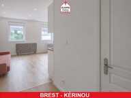 FINISTERE - Brest (29200) - A VENDRE - APPARTEMENT T2 - 1 CHAMBRE - DERNIER ETAGE - DPE D - SYNDIC BENEVOLE - CAVE - PROCHE COMMERCES — photo 2
