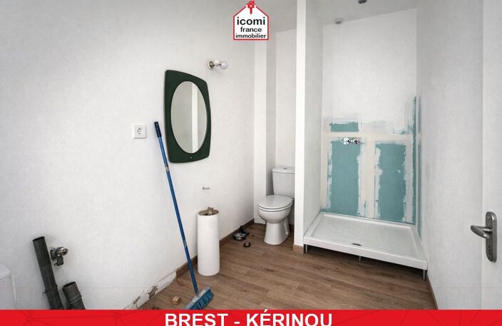 FINISTERE - Brest (29200) - A VENDRE - APPARTEMENT T2 - 1 CHAMBRE - DERNIER ETAGE - DPE D - SYNDIC BENEVOLE - CAVE - PROCHE COMMERCES — photo 4