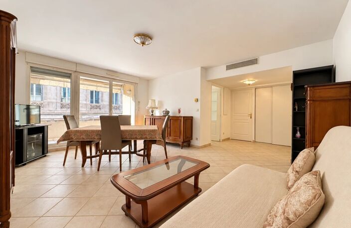 Exclusivité - Marseille 6ème - Vauban - 3 pièces de 74 m² avec t — photo 3