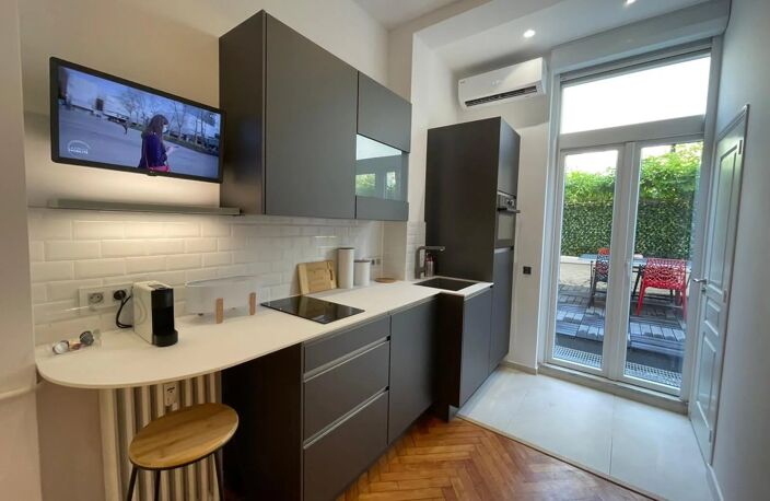 NICE-MUSICIENS, Studio meuble avec jardin/terrasse — photo 2