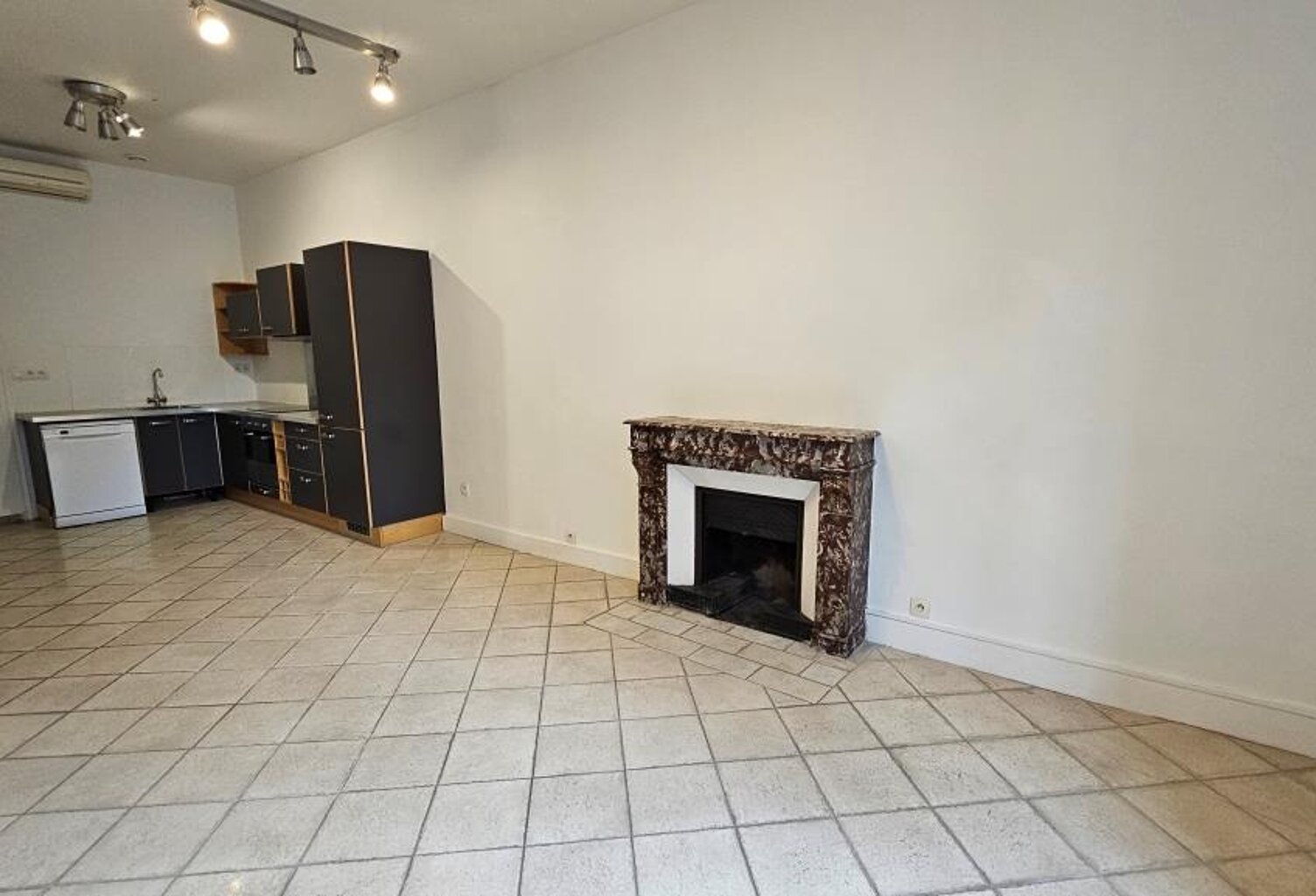T2 — photo 1