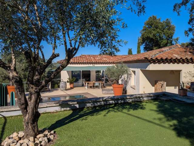 Villa contemporaine avec vue — photo du bien