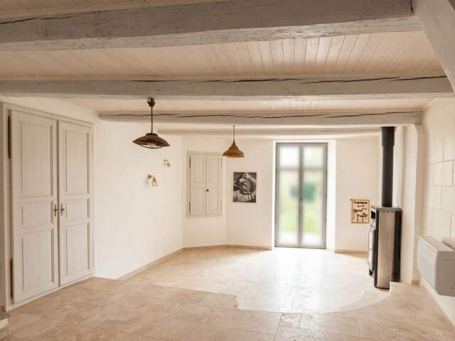À Vendre à Saint Bonnet du Gard - Maison de village 84m² - 2 chambres - cour — photo du bien